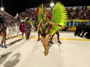 Sheila Mello e Viviane Araújo brilham no desfile da União Imperial em Santos