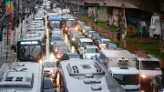 São Paulo bate recorde de trânsito em 2026 com 1.053 km de congestionamento