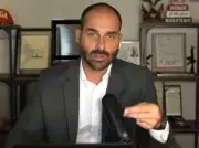 STF formaliza ação penal contra Eduardo Bolsonaro por crime de coação