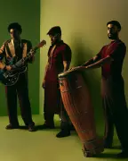 Trio Gilsons lança segundo álbum com participações especiais de Sona Jobarteh e Arnaldo Antunes