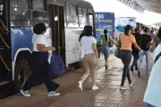 Uberlândia altera transporte escolar: estudantes acima de 12 anos usarão ônibus urbano