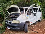 Van capota após colisão na MG-423 em Conceição do Pará; 12 pessoas ficam feridas