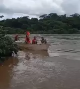 Vídeo flagra bombeiros à deriva após colisão em rio do Pará; todos são resgatados