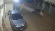 Vídeo mostra ex-namorado arrastando mulher por 400 metros com carro em Morro do Pilar, MG
