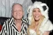 Viúva de Hugh Hefner acusa fundação Playboy de armazenar material criminoso sexual