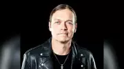 Vocalista do 3 Doors Down, Brad Arnold, morre aos 47 anos após luta contra câncer