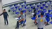 Zelador ajuda aluno a finalizar tarefa em escola do Maranhão e vídeo emociona milhões