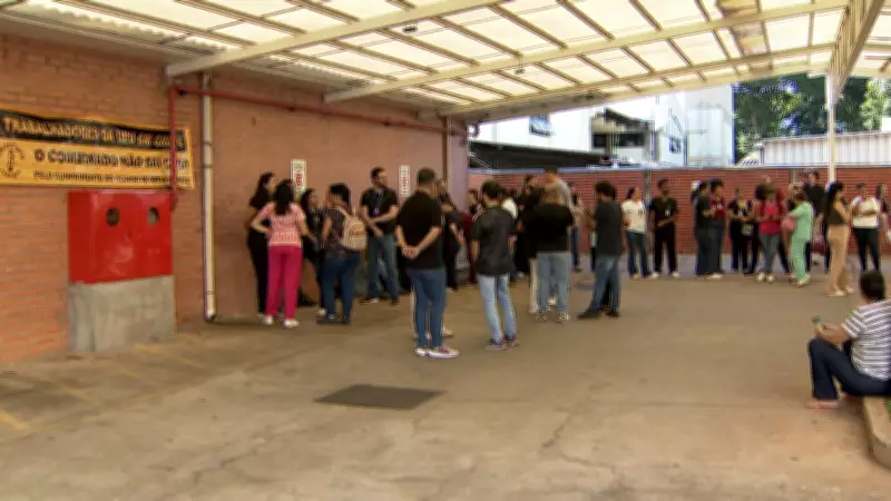 Funcionários da Ebserh iniciam greve por recomposição salarial em hospital de Uberlândia