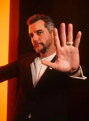 Academia do Oscar posta foto de Wagner Moura e gera onda de comentários de brasileiros