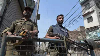 Afeganistão Retalia Ataque Paquistanês com Ofensiva Fronteiriça em Conflito que Já Deslocou 115 Mil