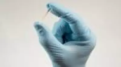 Anvisa suspende Bio Meds Brasil por venda irregular de medicamentos manipulados e implantes hormonais