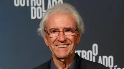 Artistas e familiares se despedem de Juca de Oliveira em velório em São Paulo