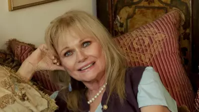 Atriz Valerie Perrine morre aos 81 anos após longa batalha contra Parkinson