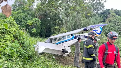 Avião da ONG Missão do Céu sai da pista e para em mata no Aeroclube de Manaus
