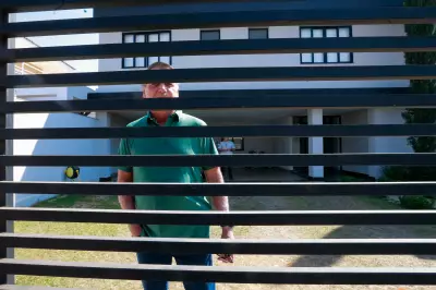 Bolsonaro terá de usar tornozeleira eletrônica em prisão domiciliar por 90 dias