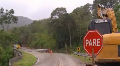 BR-495 interditada novamente na Região Serrana do Rio após atolamento de caminhão