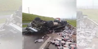 Caminhão de Refrigerantes Tomba na SP-225 em Jaú Após Colisão com Carro em Pane Mecânica
