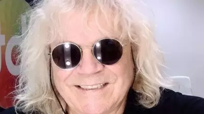 Cantor Ovelha, de 70 anos, passa por cirurgia de emergência para implante de marcapasso em SP