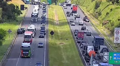 Dois acidentes simultâneos causam lentidão no Anel Viário de Campinas