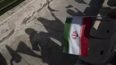 Esposa de ex-líder supremo do Irã está viva, afirma agência após notícias contraditórias