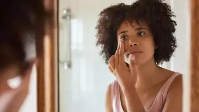 Estresse e Pele: Como a Conexão Mente-Corpo Afeta Dermatites e Acne