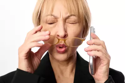 Fechar os olhos para ouvir melhor pode ser contraproducente em ambientes barulhentos, revela estudo chinês