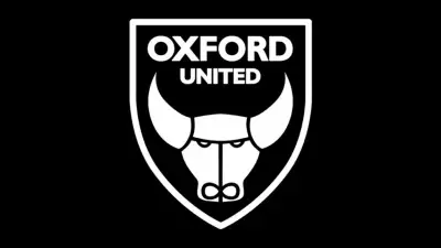 Futebol inglês em luto: Jovem atleta de 15 anos morre após passar mal em jogo