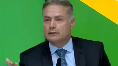 Governo anuncia pacote para fiscalizar preço mínimo do frete de caminhões