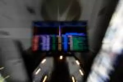 Ibovespa despenca 2,45% com inflação acima da meta e tensões no Oriente Médio