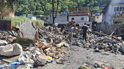 Incêndio em depósito de reciclagem assusta moradores em Angra dos Reis, RJ