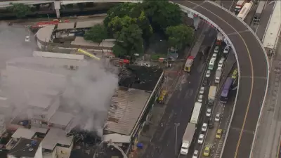 Incêndio em loja de motos no Rio mobiliza 50 bombeiros por 35 horas; 20 casas serão vistoriadas