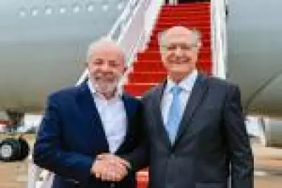 Líder do PSB defende manutenção de Alckmin como vice de Lula em 2026