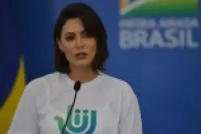 Michelle Bolsonaro compartilha vídeo que acusa jornalistas e gera onda de ameaças