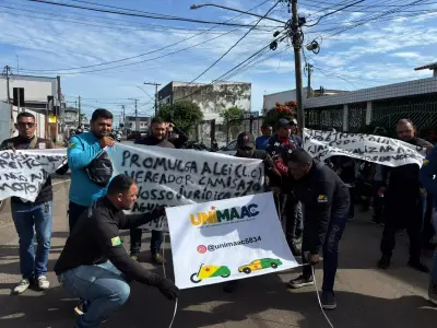 Motoristas de aplicativo protestam contra regulamentação de transporte por moto em Rio Branco
