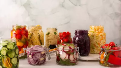 Oito alimentos fermentados essenciais para um intestino saudável e longevidade