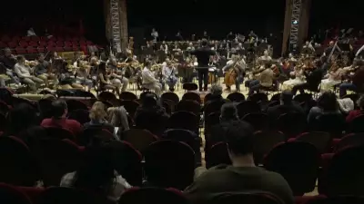 Orquestra na França usa música como terapia para pacientes psiquiátricos