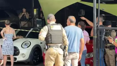 Pai e filho são executados a tiros dentro de loja de carros em Cascavel, no Paraná