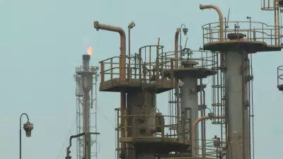 Petróleo ultrapassa US$ 105 com tensões no Oriente Médio e incertezas no Estreito de Ormuz