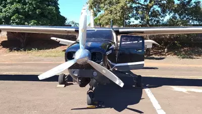 Piloto faz pouso não autorizado e abandona aeronave com pneu furado em aeroporto de Ibitinga