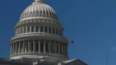 Senado dos EUA vota resolução para limitar poderes de guerra contra o Irã