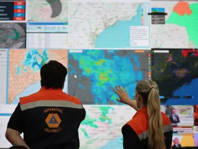 Temporal causa transtornos em Peruíbe e Cananéia com alerta de chuvas intensas em SP