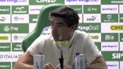 Abel Ferreira critica calendário do futebol brasileiro e sequência de jogos do Palmeiras
