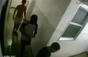 Adolescente acusado de estupro coletivo em Copacabana se entrega à polícia no Rio de Janeiro