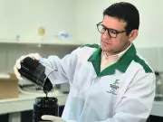 Agricultor do Ceará encontra líquido similar a petróleo ao perfurar poço e aguarda laudo da ANP