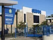 Amazonas cria comissão para organizar concurso público com mais de 7,8 mil vagas na educação