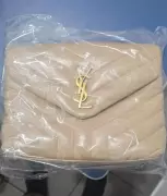 Amiga é indiciada por furtar três bolsas de grife após abusar de confiança em MT