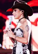 Ana Castela consolida herança boiadeira em novo álbum gravado na Festa de Barretos