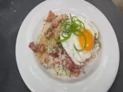 Aprenda a preparar o tradicional arroz Maria Isabel com carne seca e linguiça