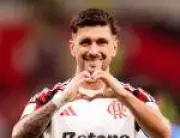 Arrascaeta vive momento inesquecível com filho no Maracanã e emociona nas redes sociais