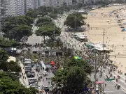 Ato 'Acorda Brasil' reúne manifestantes em Copacabana contra STF e governo federal